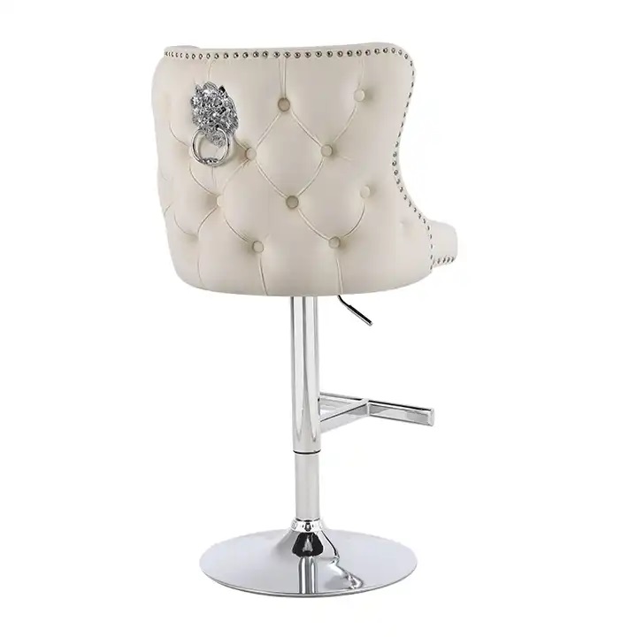białe krzesło barowe/ hoker pikowane  z głowa lwa