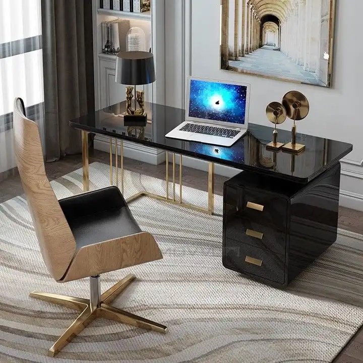 biurko czarne lakierowana na złotych nogach