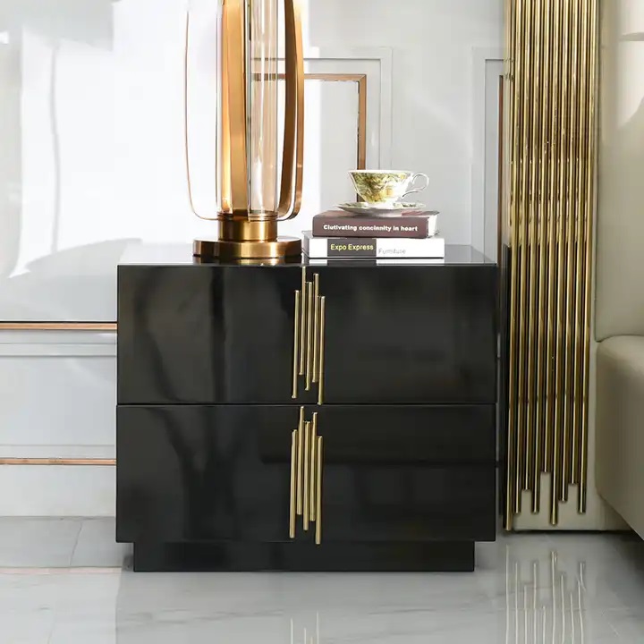 czarna luksusowa szafka nocna  złote klamki
